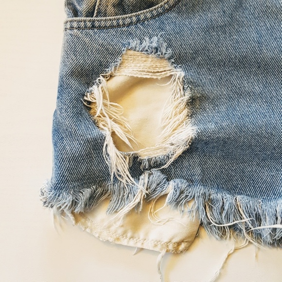 Vintage | Wrangler High Rise Cut-Off Shorts Sz 30 - Picture 5 of 7